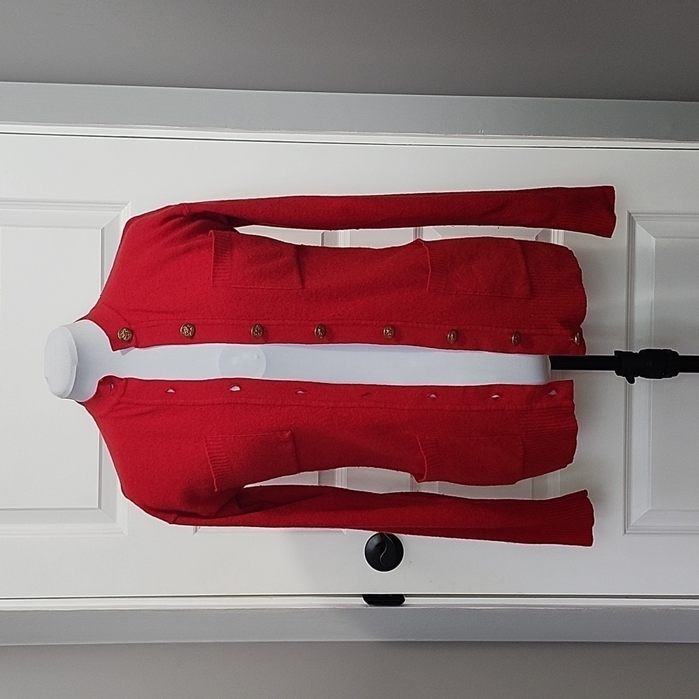 VINTAGE Made In Hong Kong red wool golden crest buttons old money cardigan - Picture 6 of 14